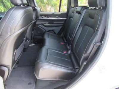 2025 Jeep Grand Cherokee Limited 4x2