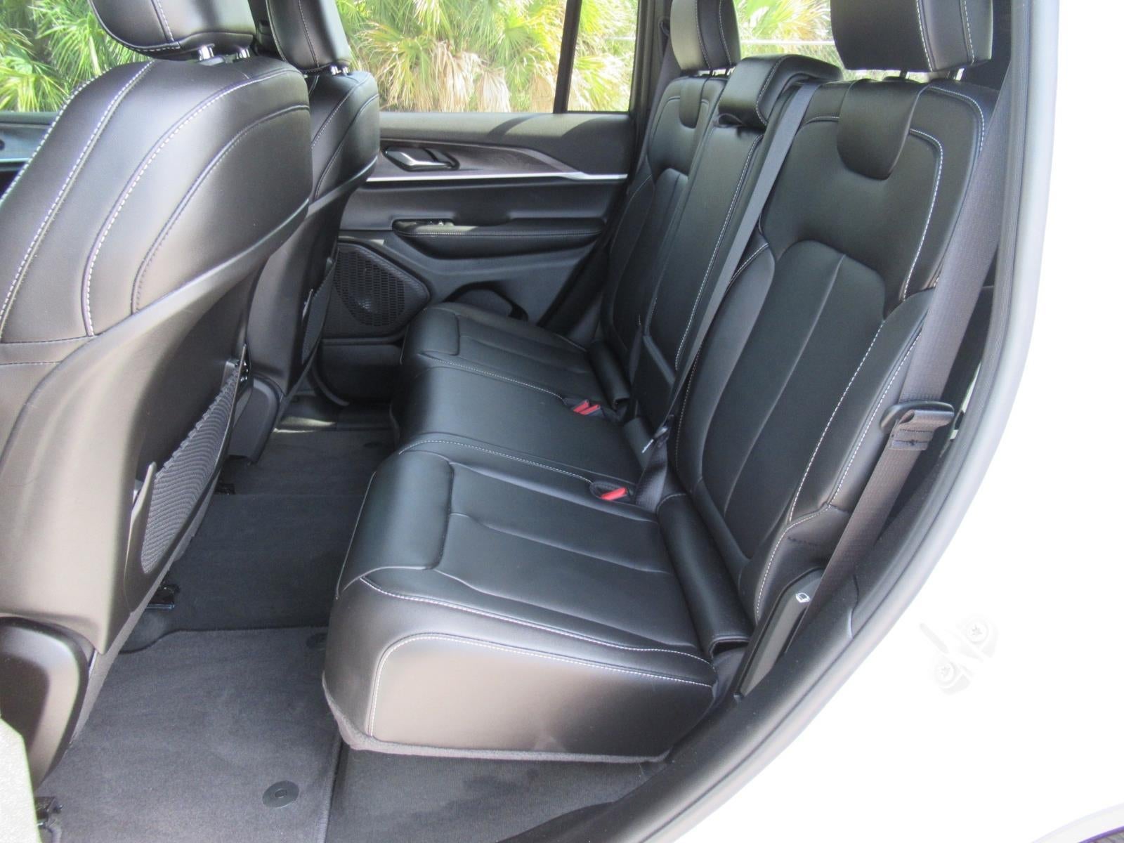 2025 Jeep Grand Cherokee Limited 4x2