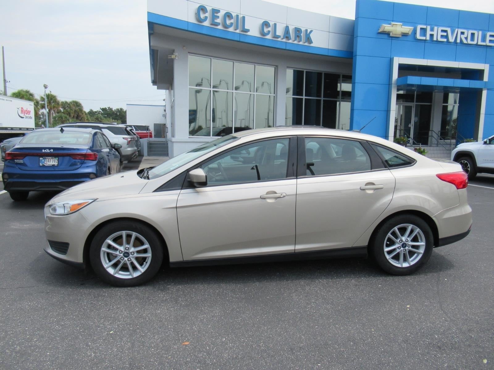 Used 2018 Ford Focus SE with VIN 1FADP3F22JL319672 for sale in Leesburg, FL