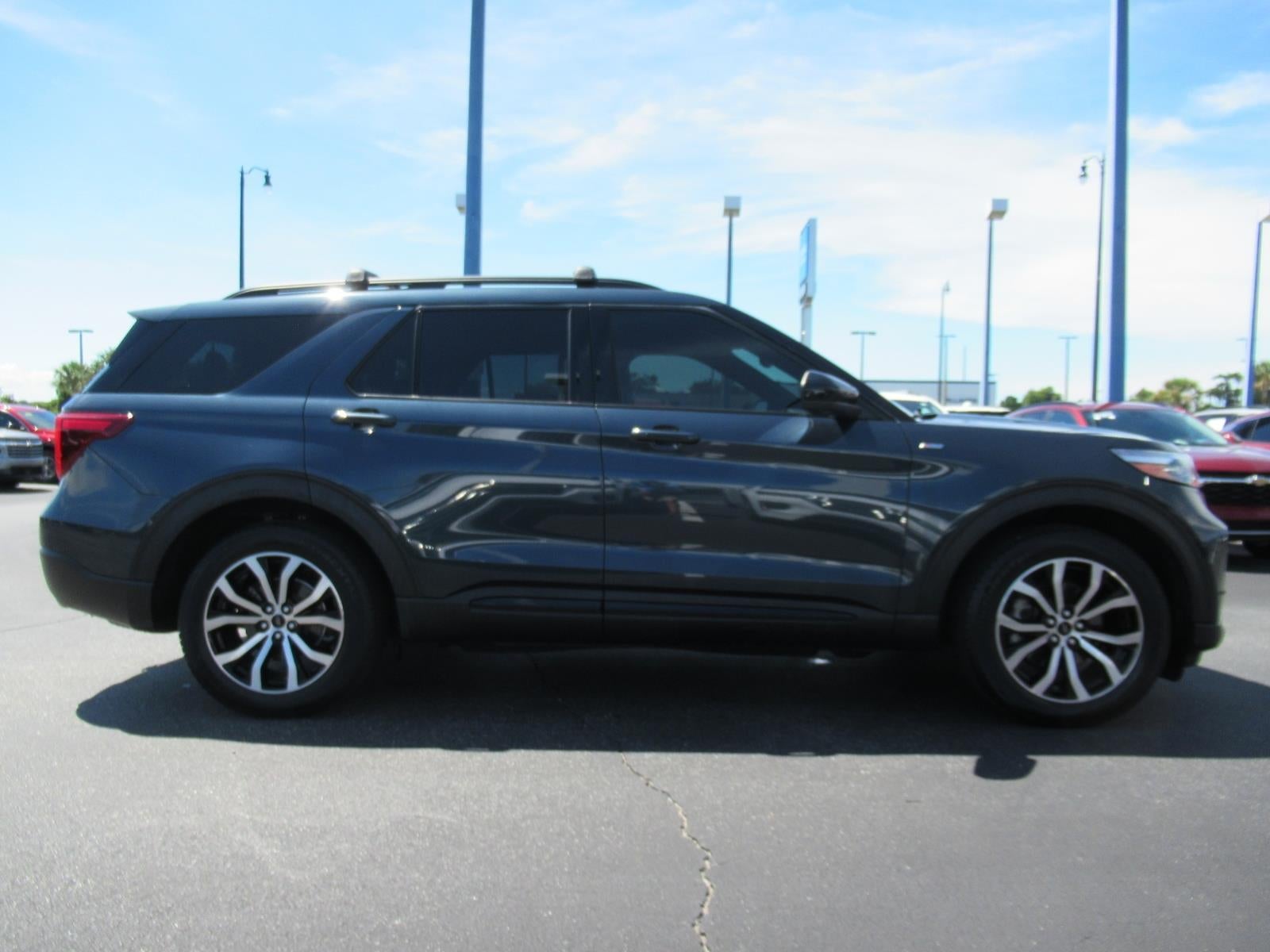 2022 Ford Explorer ST-Line