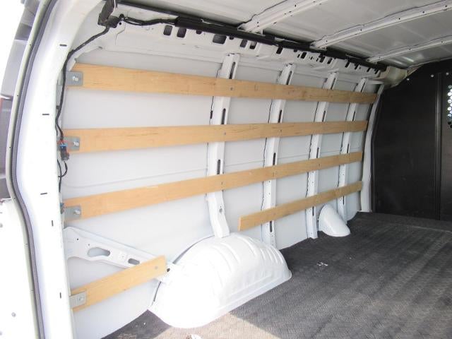 2025 GMC Savana Cargo Base