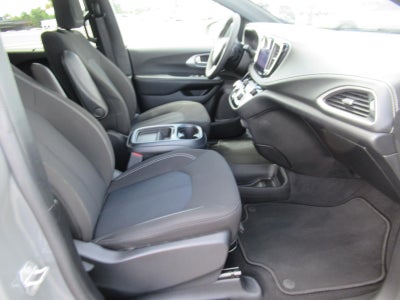 2022 Chrysler Pacifica Touring