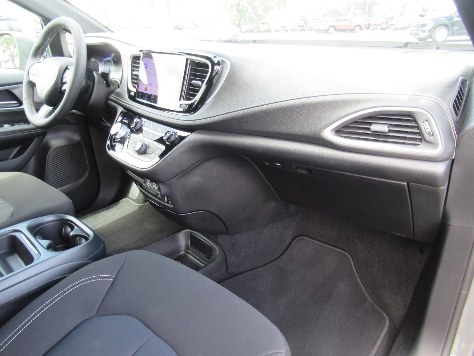 2022 Chrysler Pacifica Touring