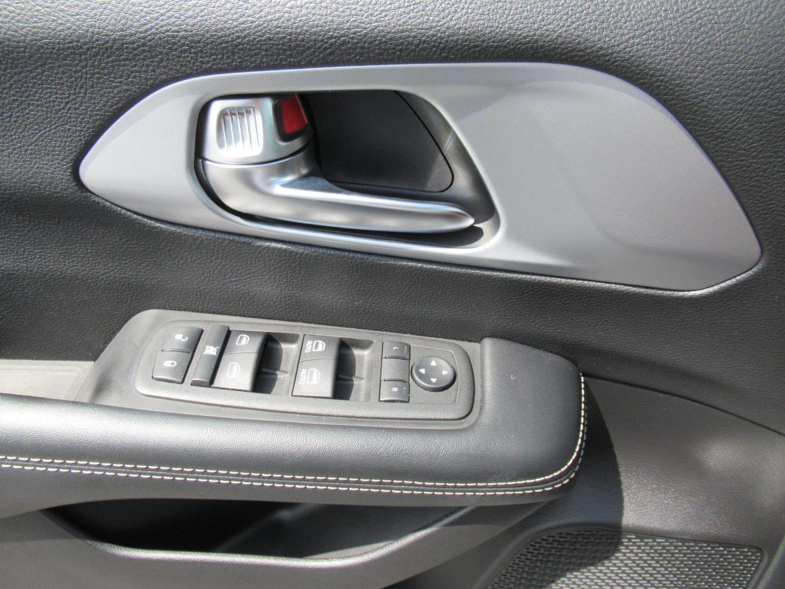 2022 Chrysler Pacifica Touring