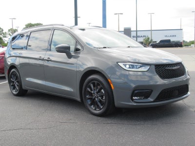 2022 Chrysler Pacifica Touring