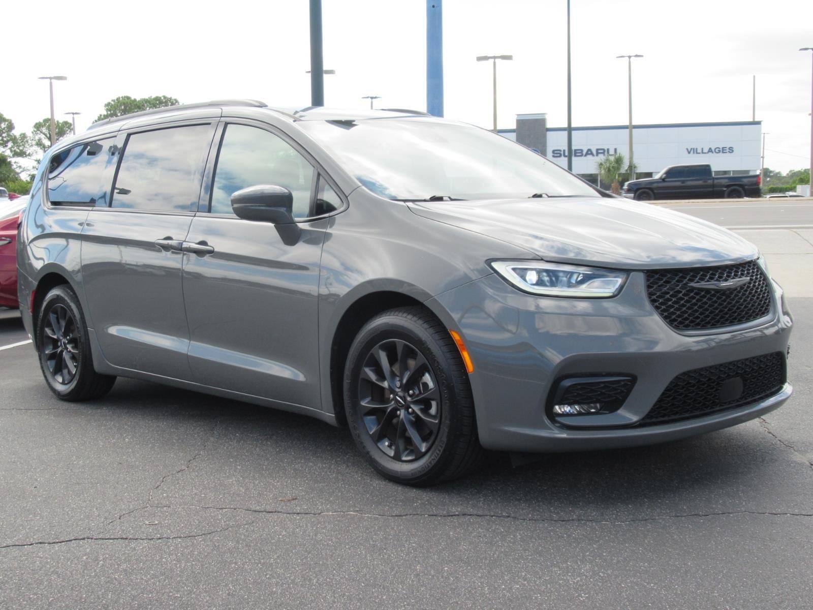 2022 Chrysler Pacifica Touring