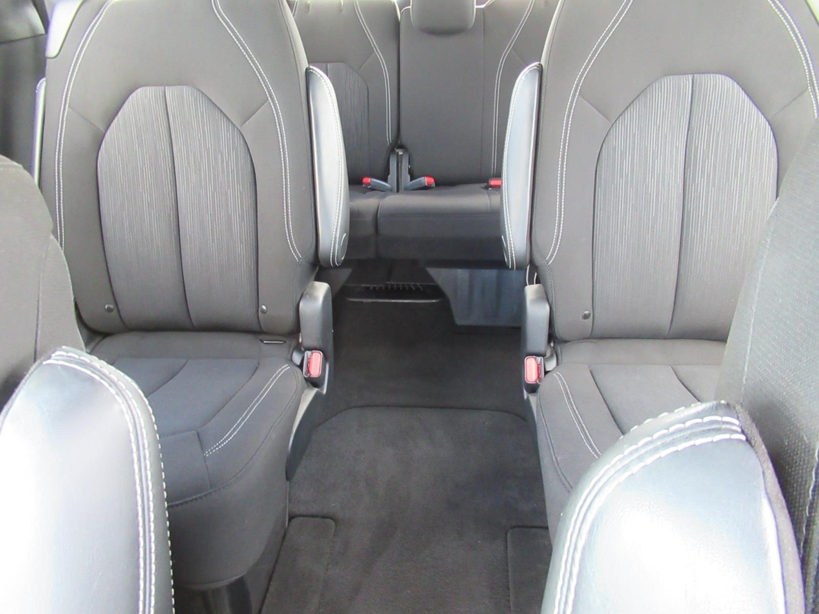 2022 Chrysler Pacifica Touring