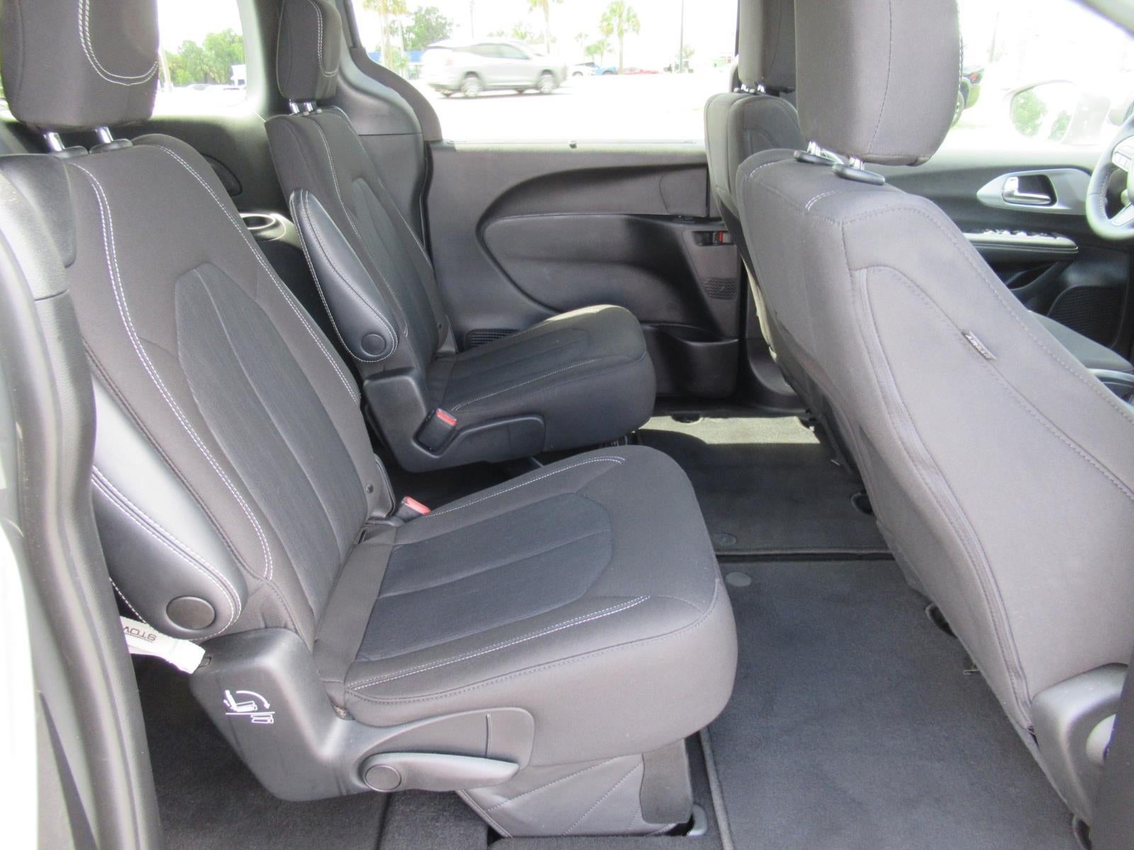 2022 Chrysler Pacifica Touring