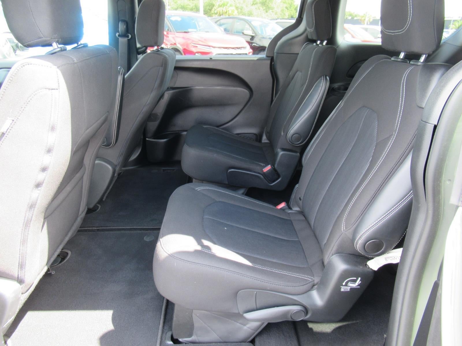 2022 Chrysler Pacifica Touring
