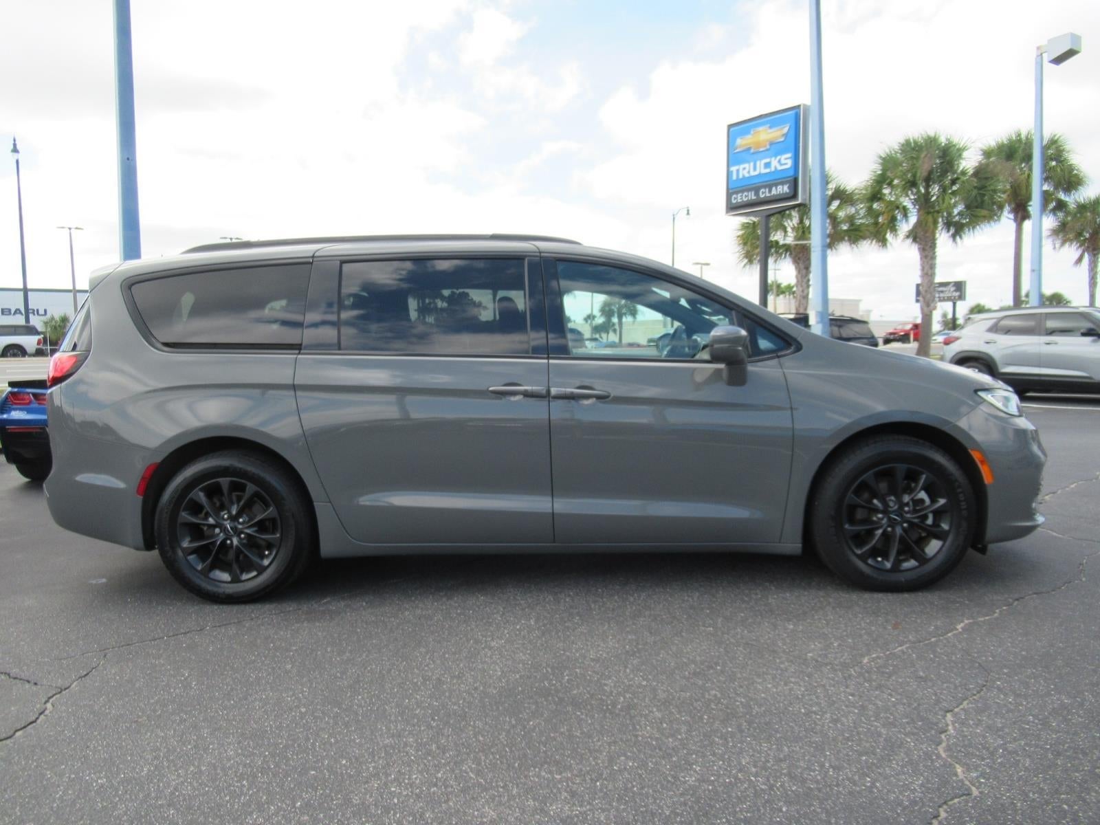 2022 Chrysler Pacifica Touring