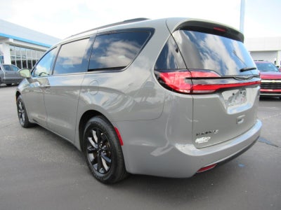 2022 Chrysler Pacifica Touring
