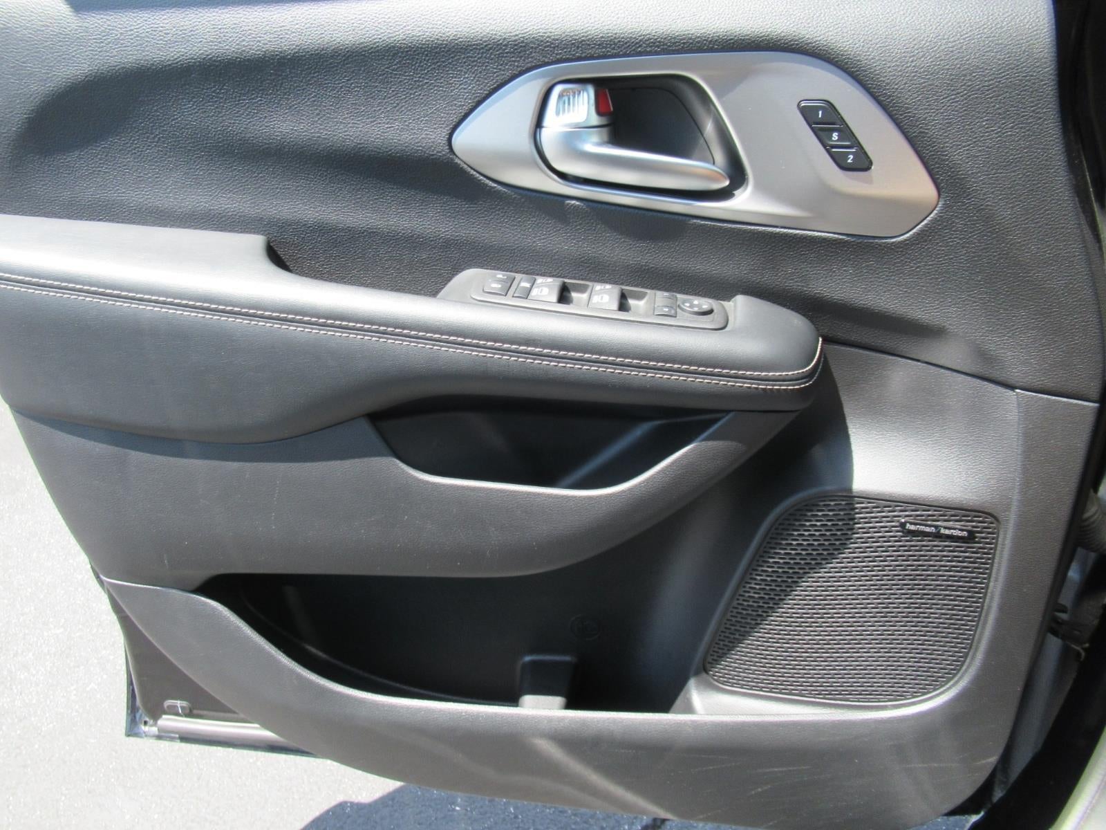 2022 Chrysler Pacifica Limited