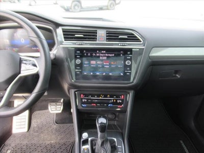 2023 Volkswagen Tiguan SE R-Line Black