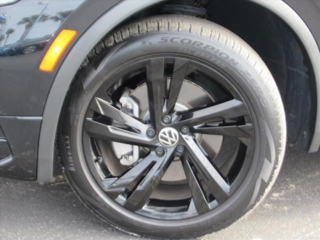 2023 Volkswagen Tiguan SE R-Line Black